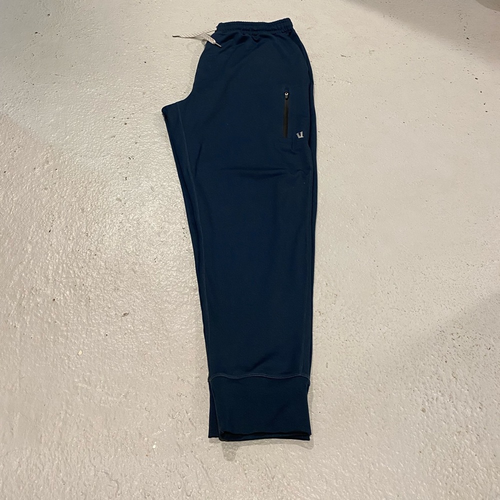 VUORI Men’s XL Sunday Performance Jogger in Blue. Great Jogger!